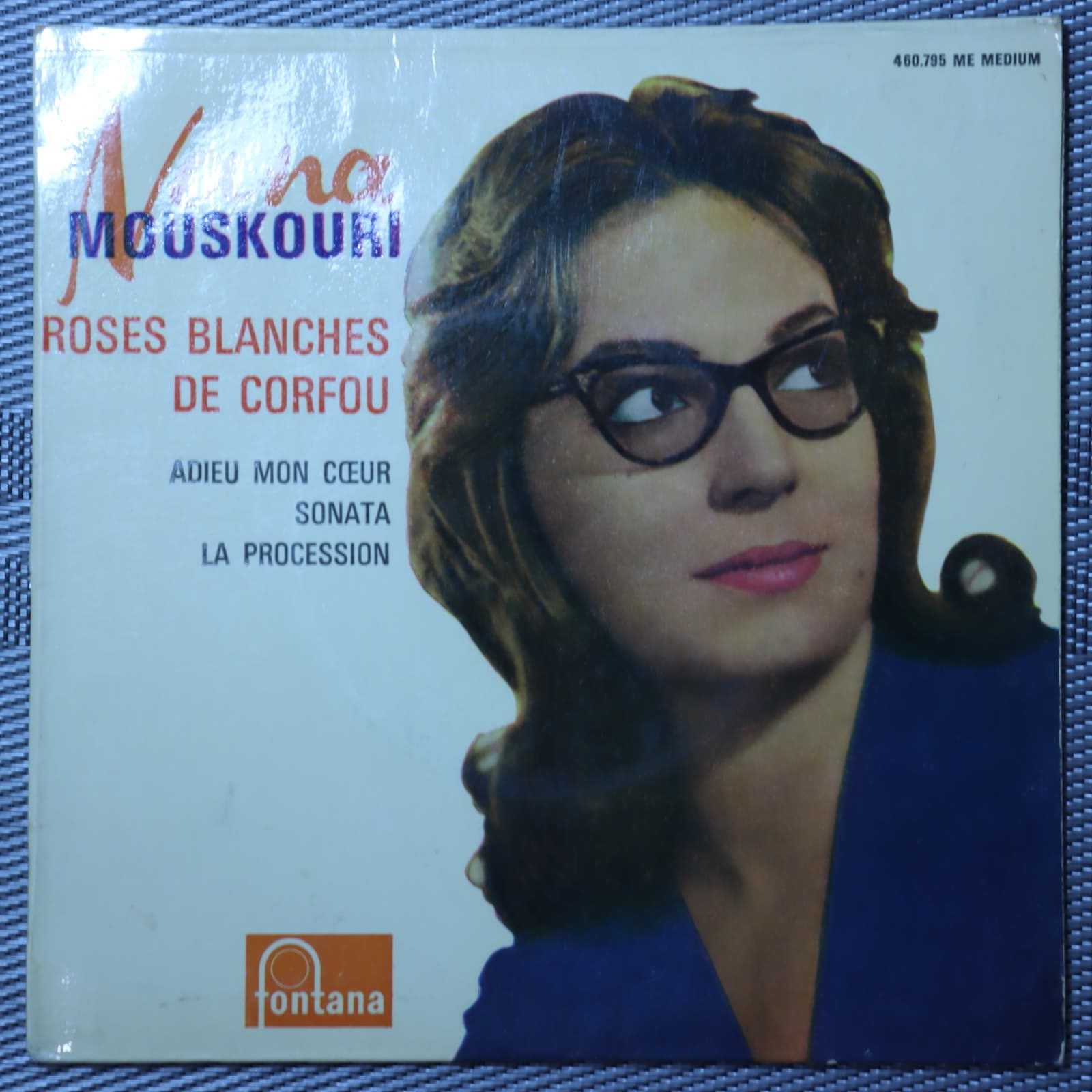 Nana Mouskouri – Roses blanches de corfou Nana Mouskouri – Roses blanches de corfou